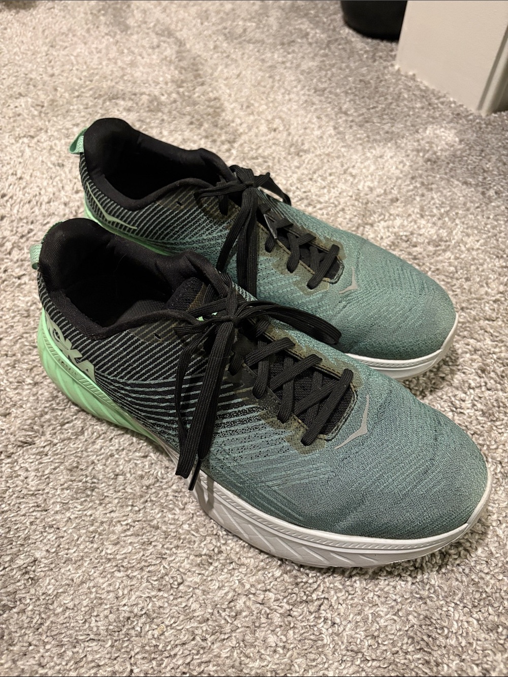 Light Green Gradient Running Sneakers